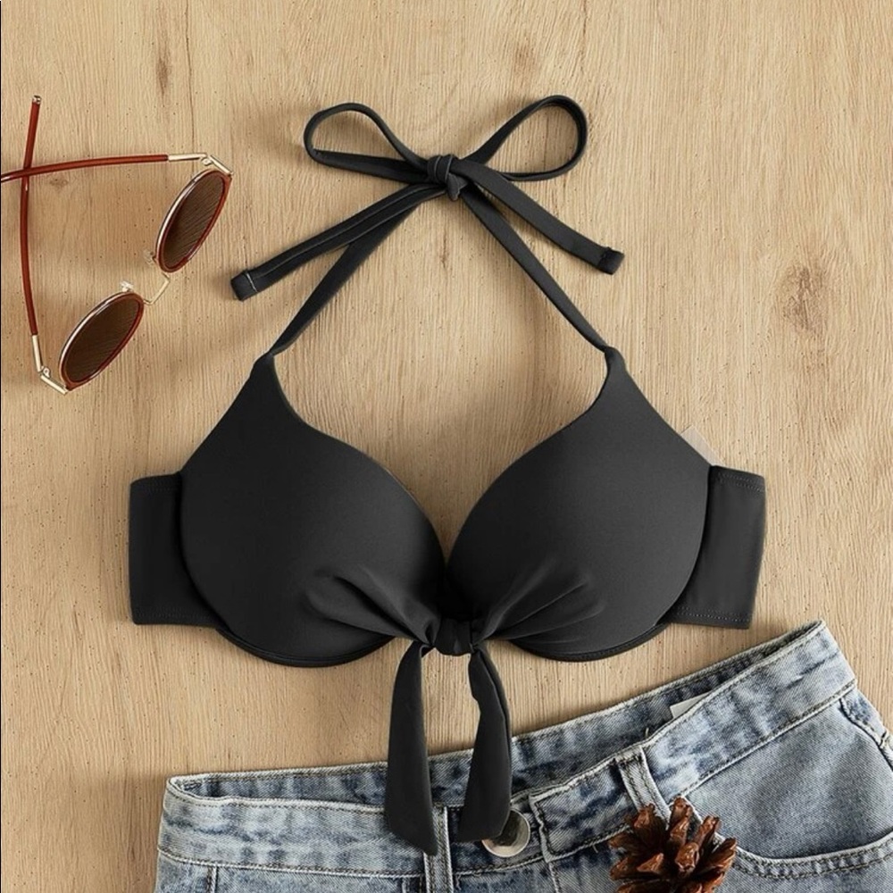 black push-up bikini top